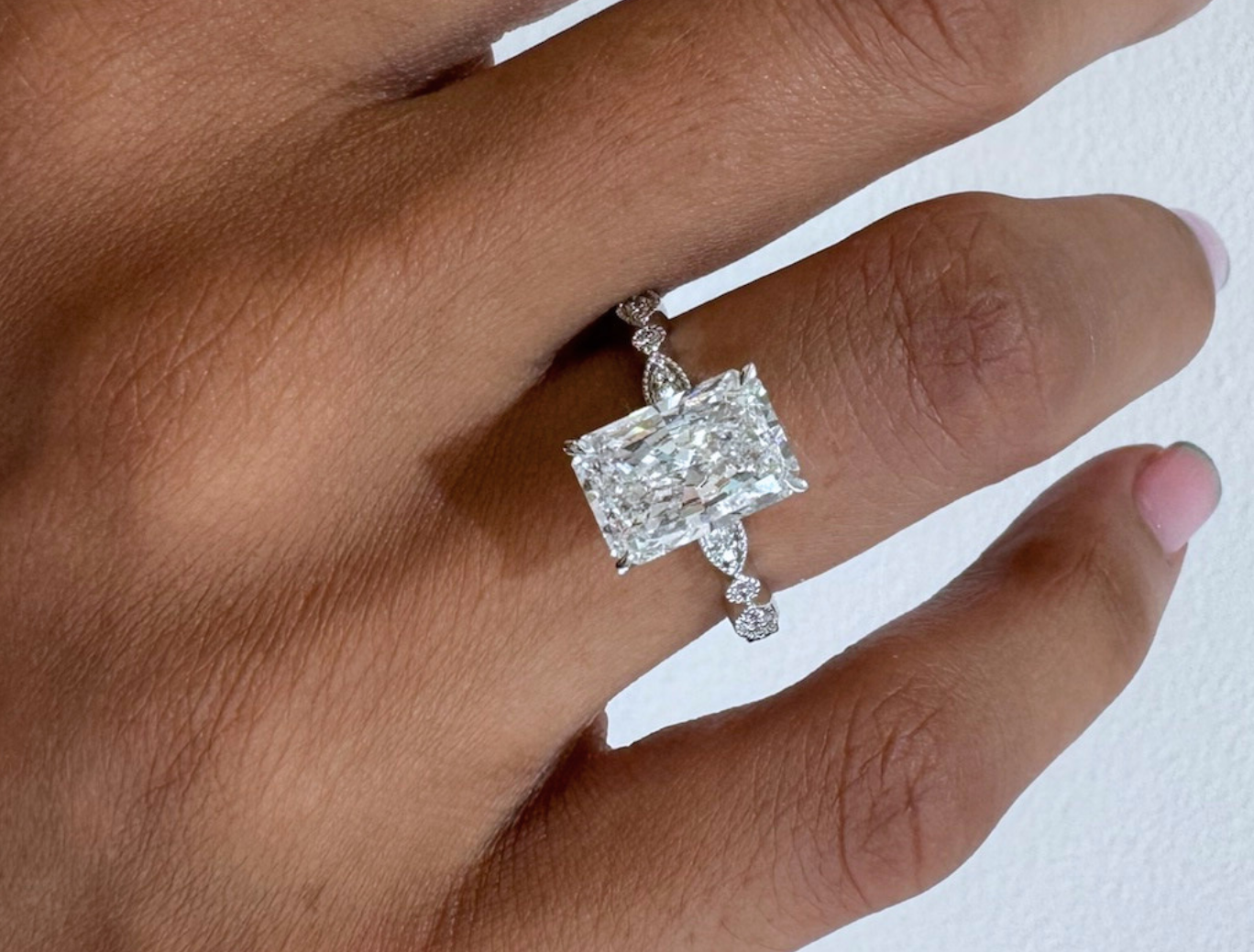Elongated Cushion Cut vs. Radiant Cut: Which One Is Right for You?