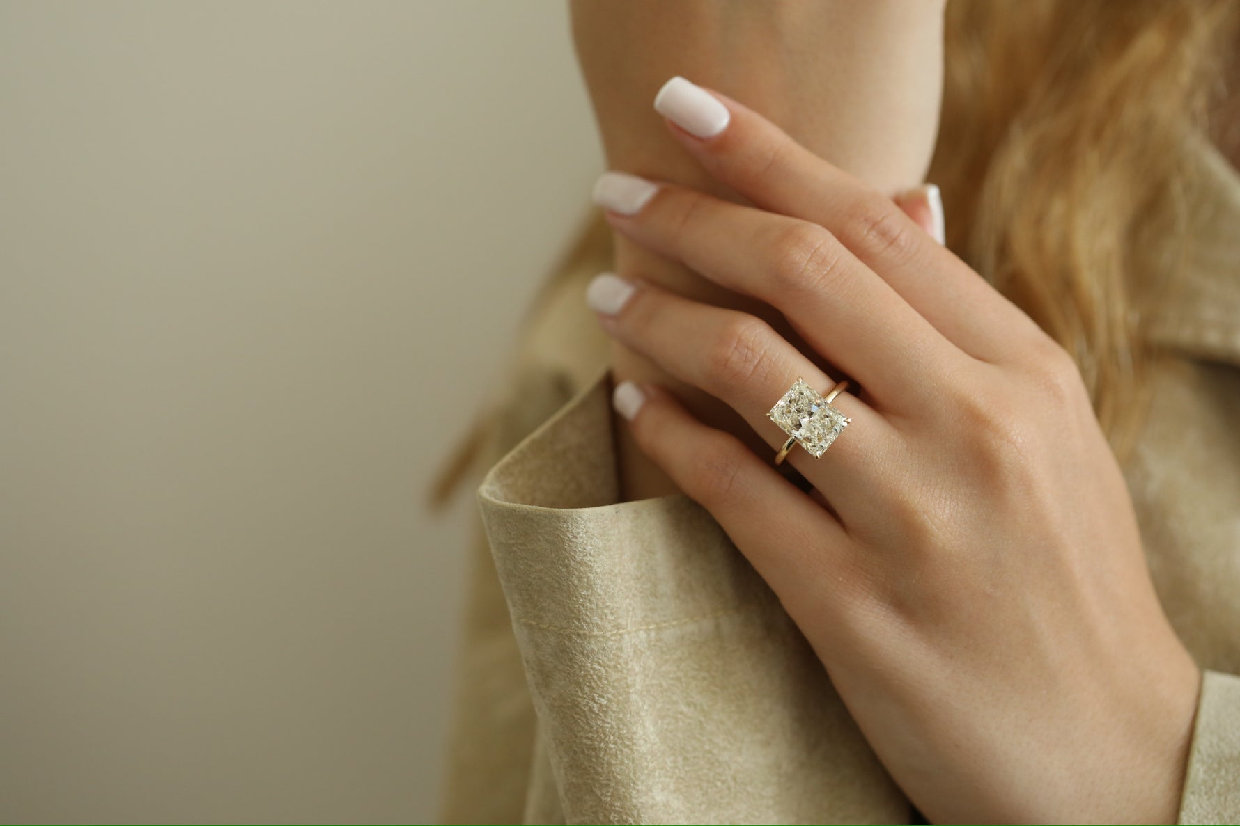 How Big Is a 4-Carat Diamond Ring on Hand? Size, Style, and Buying Guide