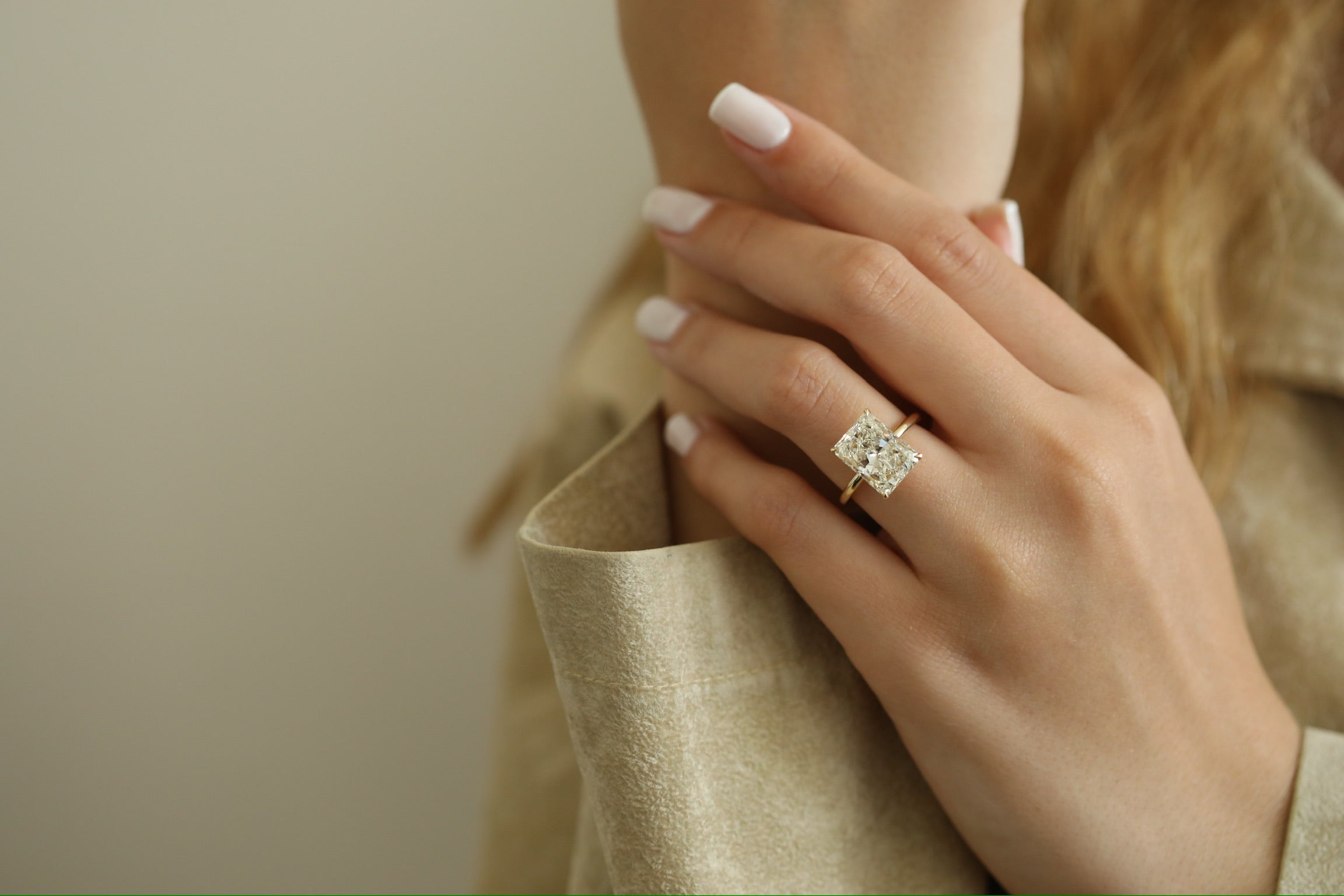 How Big Is a 4-Carat Diamond Ring on Hand? Size, Style, and Buying Guide