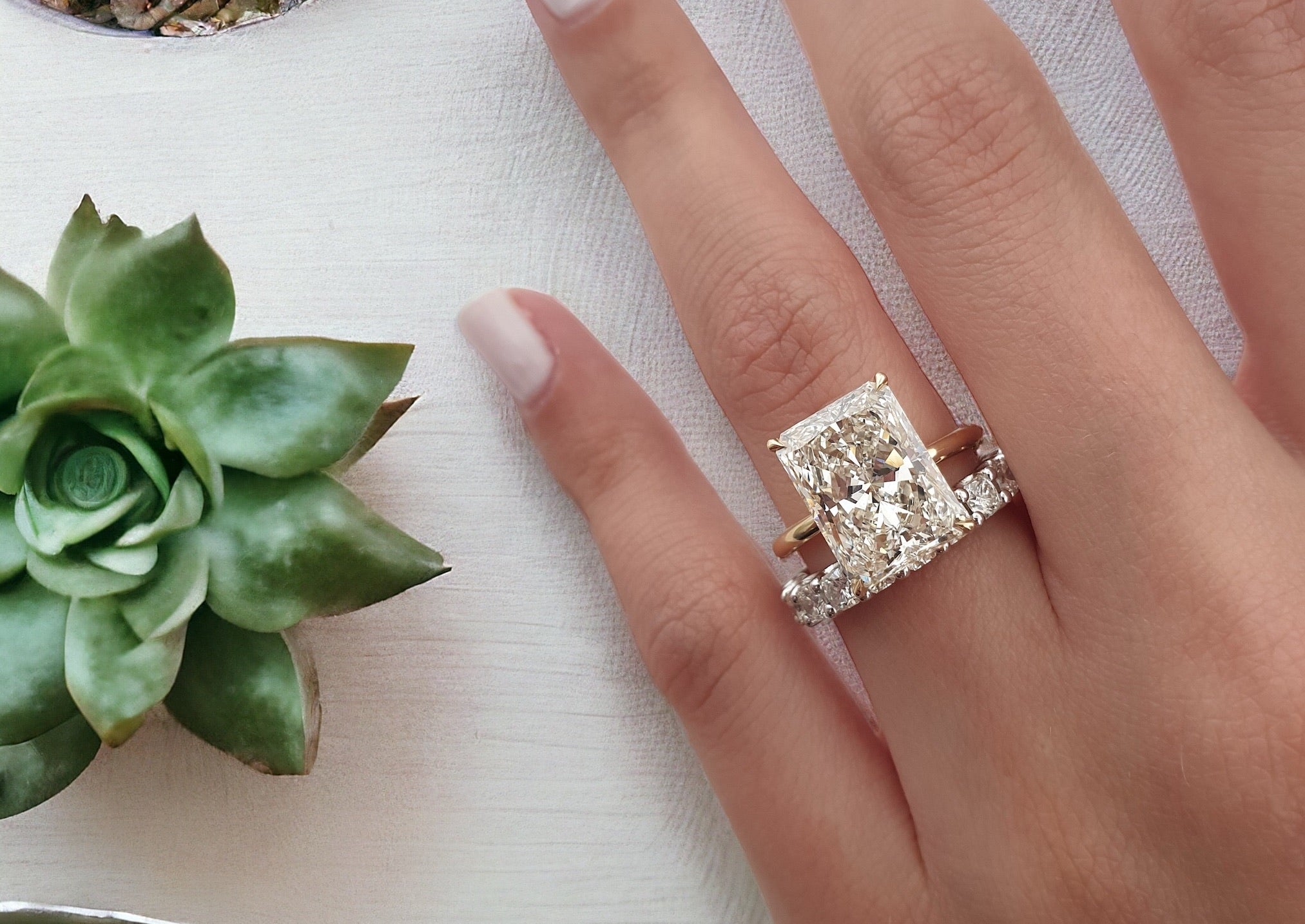 Wedding Ring Placement: How to Wear Your Wedding Set Correctly