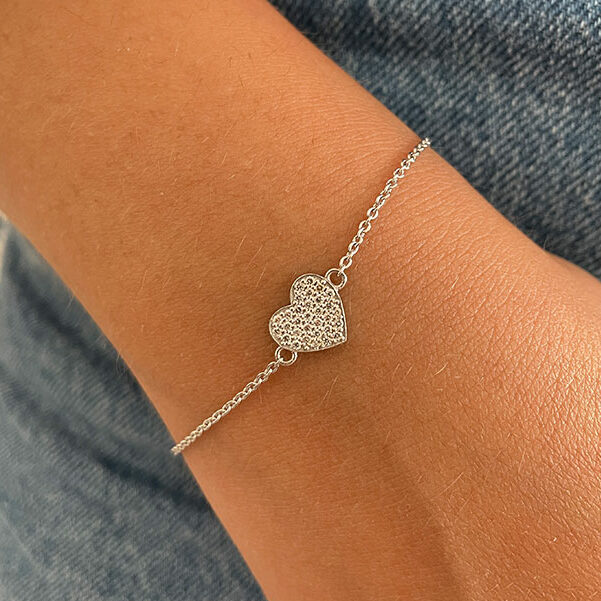 5 Tips to Choose the Right Bracelet That Suits You