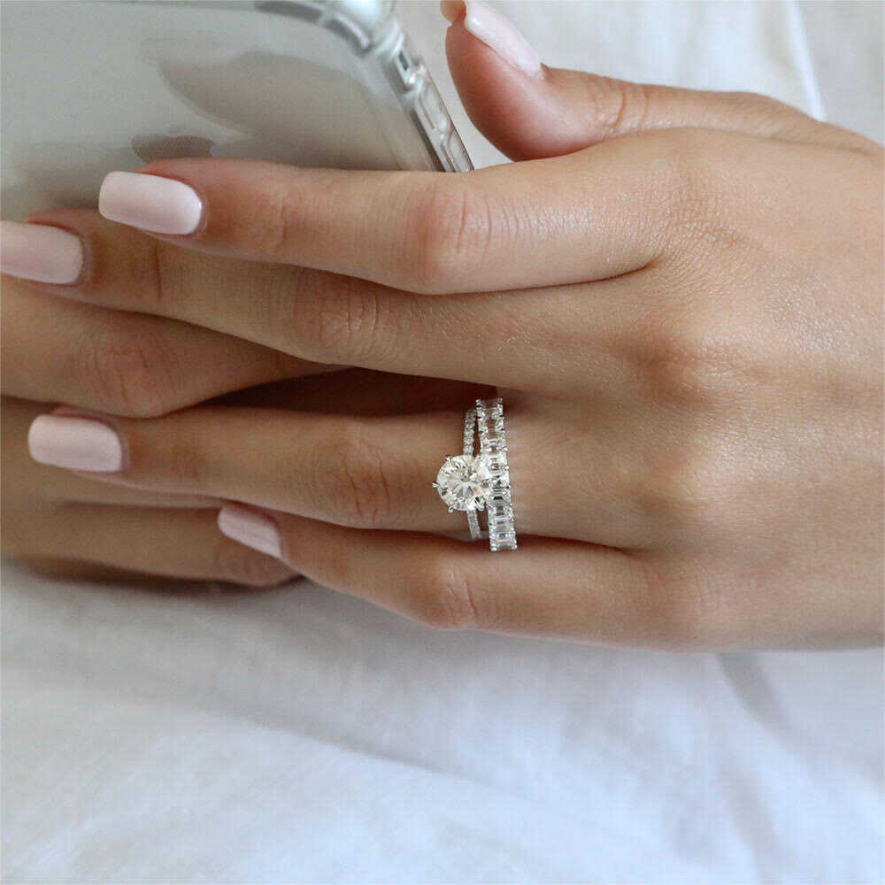 The Future Is Already Here: Buying Jewelry Online