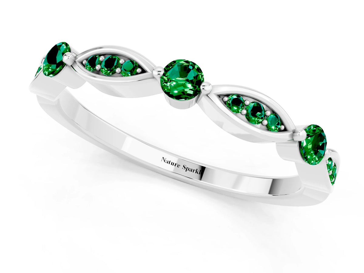 Alternating Marquise and Round Emerald Milgrain Band in Platinum with Bezel Setting_1