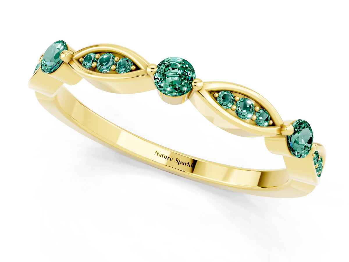 Alternating Marquise and Round Green Sapphire Milgrain Band in Yellow gold with Bezel Setting_1