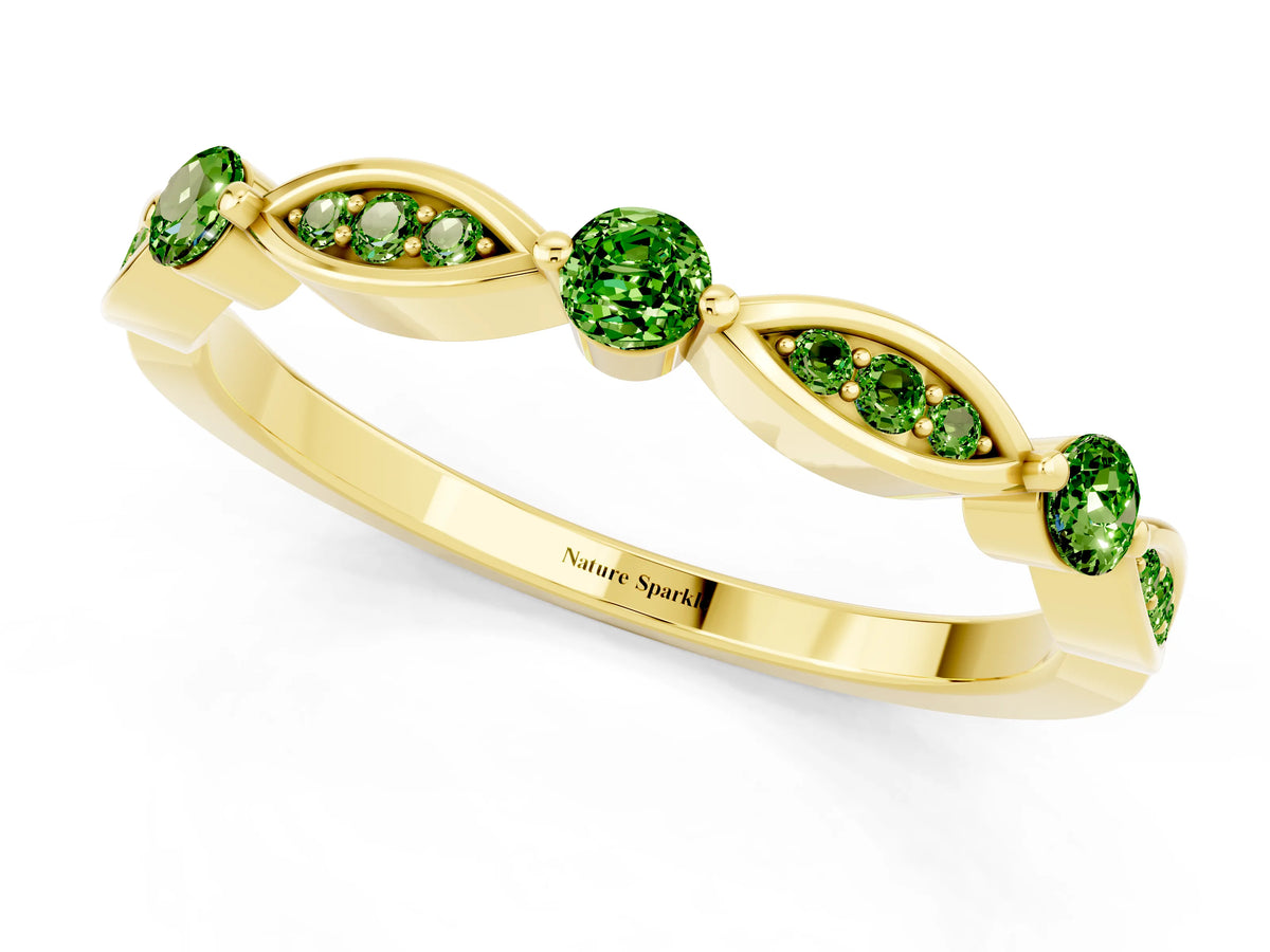 Alternating Marquise and Round Peridot Milgrain Band in Yellow gold with Bezel Setting_1
