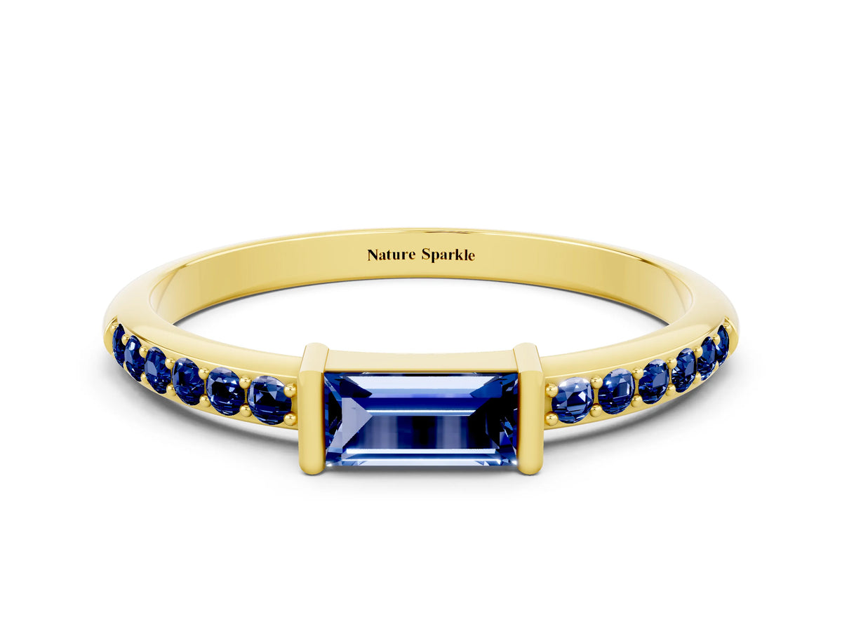 Baguette Blue Sapphire Pavé Band in Yellow gold with Bar Setting