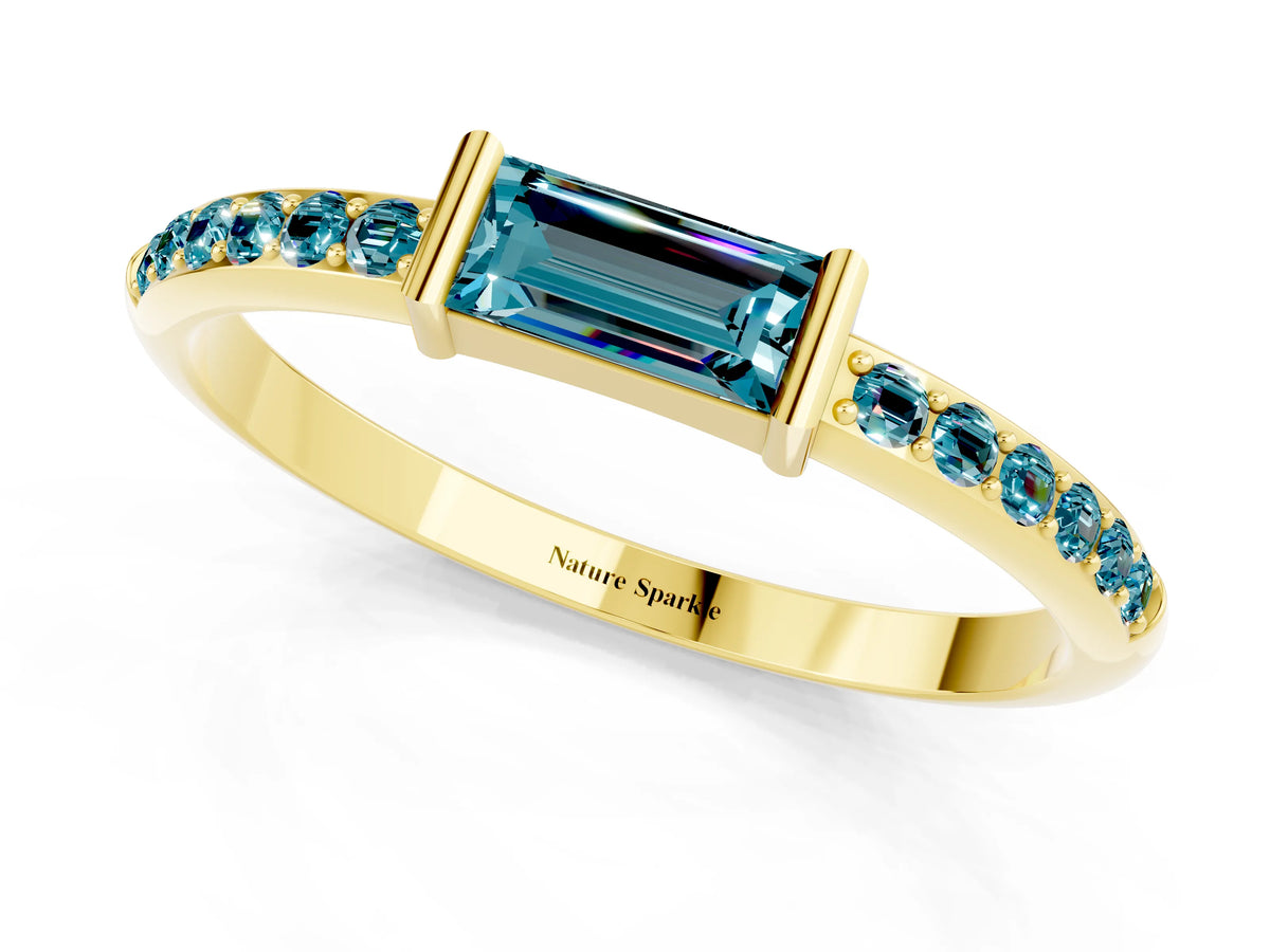 Baguette Blue Topaz Pavé Band in Yellow gold with Bar Setting_1