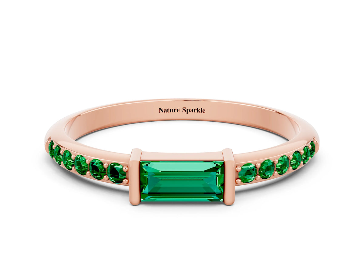 Baguette Emerald Pavé Band in Rose gold with Bar Setting