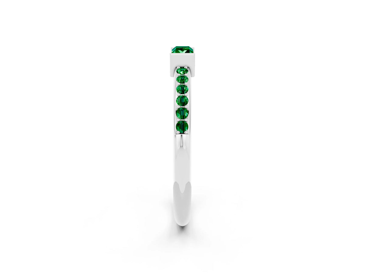 Baguette Emerald Pavé Band in White gold with Bar Setting_2