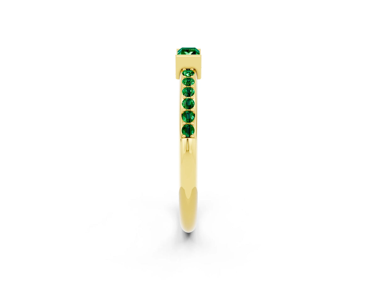 Baguette Emerald Pavé Band in Yellow gold with Bar Setting_2