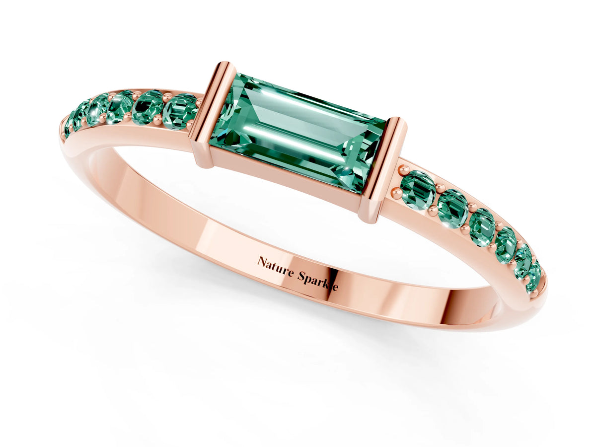 Baguette Green Sapphire Pavé Band in Rose gold with Bar Setting_1