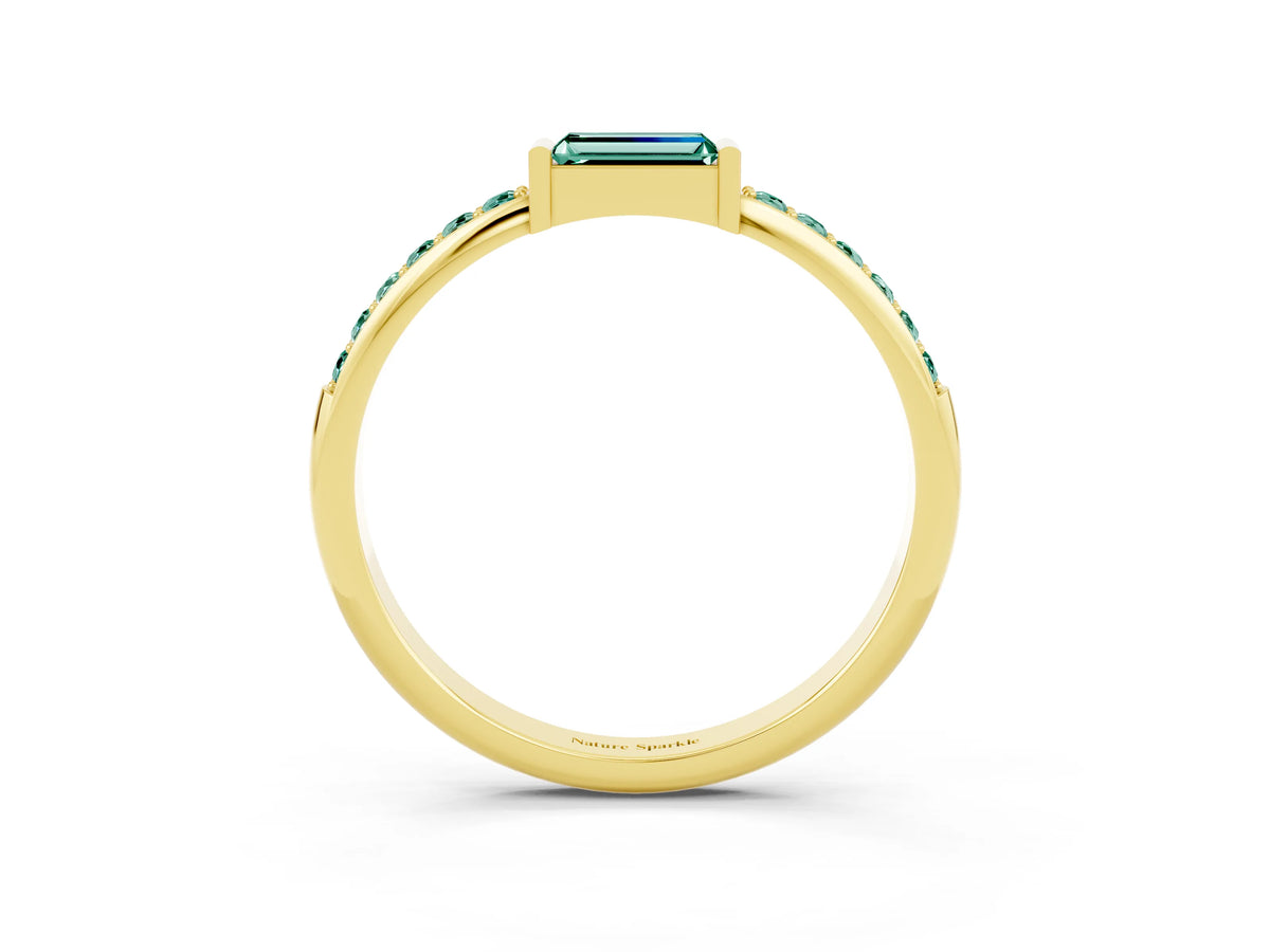 Baguette Green Sapphire Pavé Band in Yellow gold with Bar Setting_3