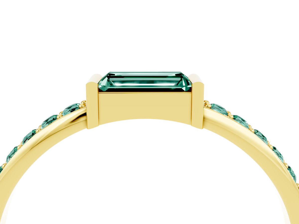 Baguette Green Sapphire Pavé Band in Yellow gold with Bar Setting_4