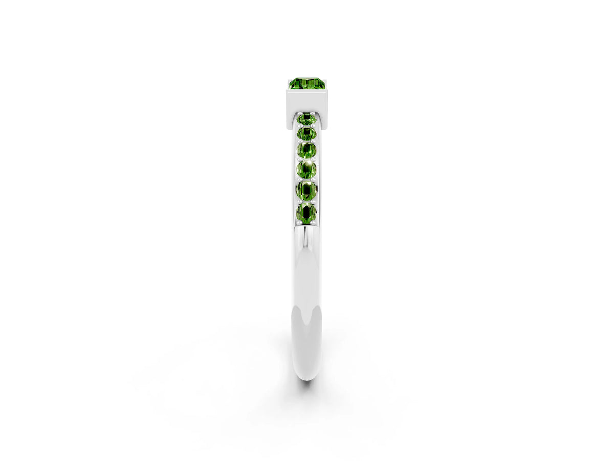 Baguette Peridot Pavé Band in Platinum with Bar Setting_2