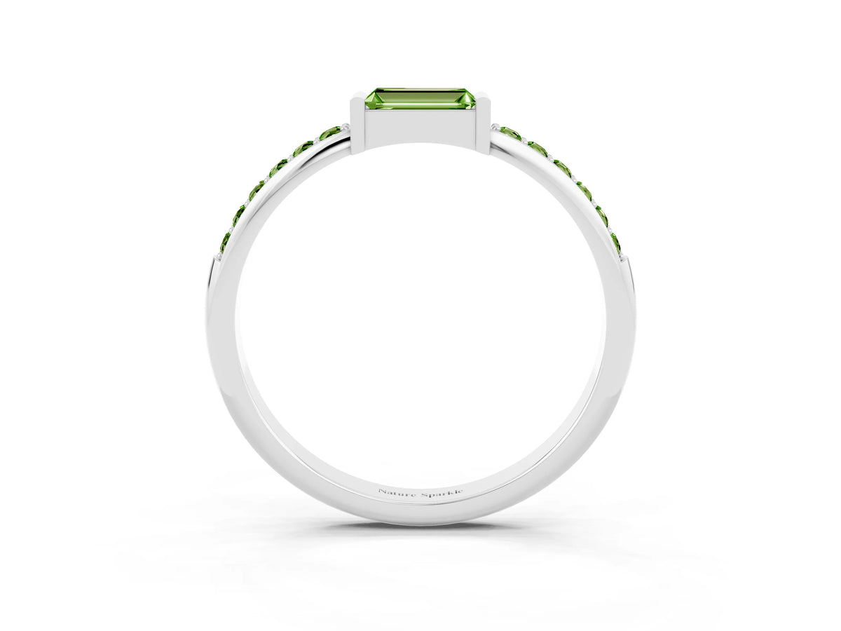 Baguette Peridot Pavé Band in White gold with Bar Setting_3