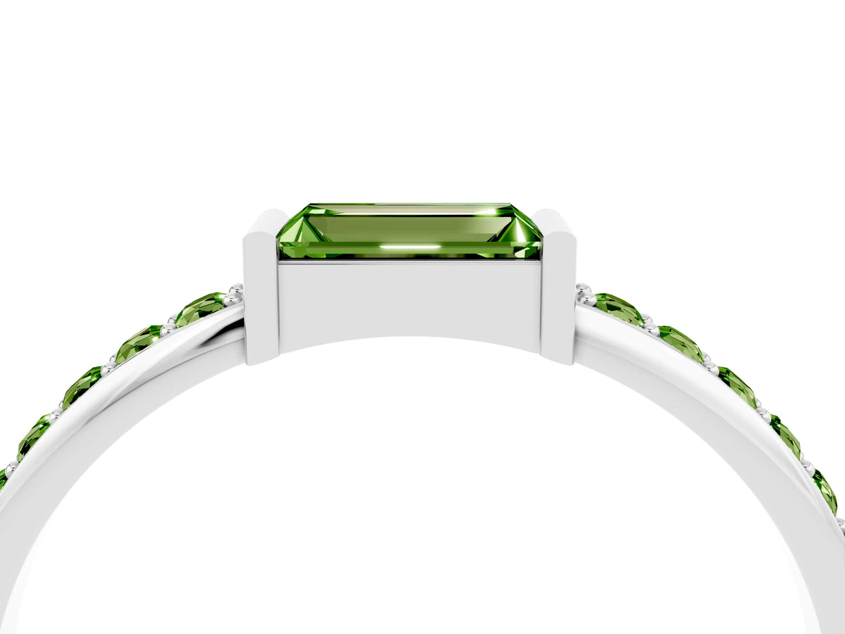 Baguette Peridot Pavé Band in White gold with Bar Setting_4