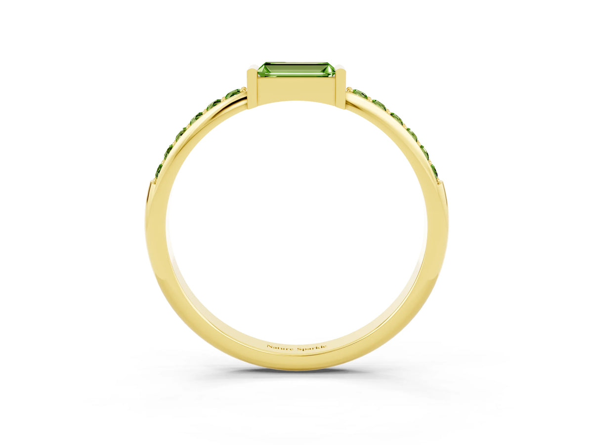 Baguette Peridot Pavé Band in Yellow gold with Bar Setting_3