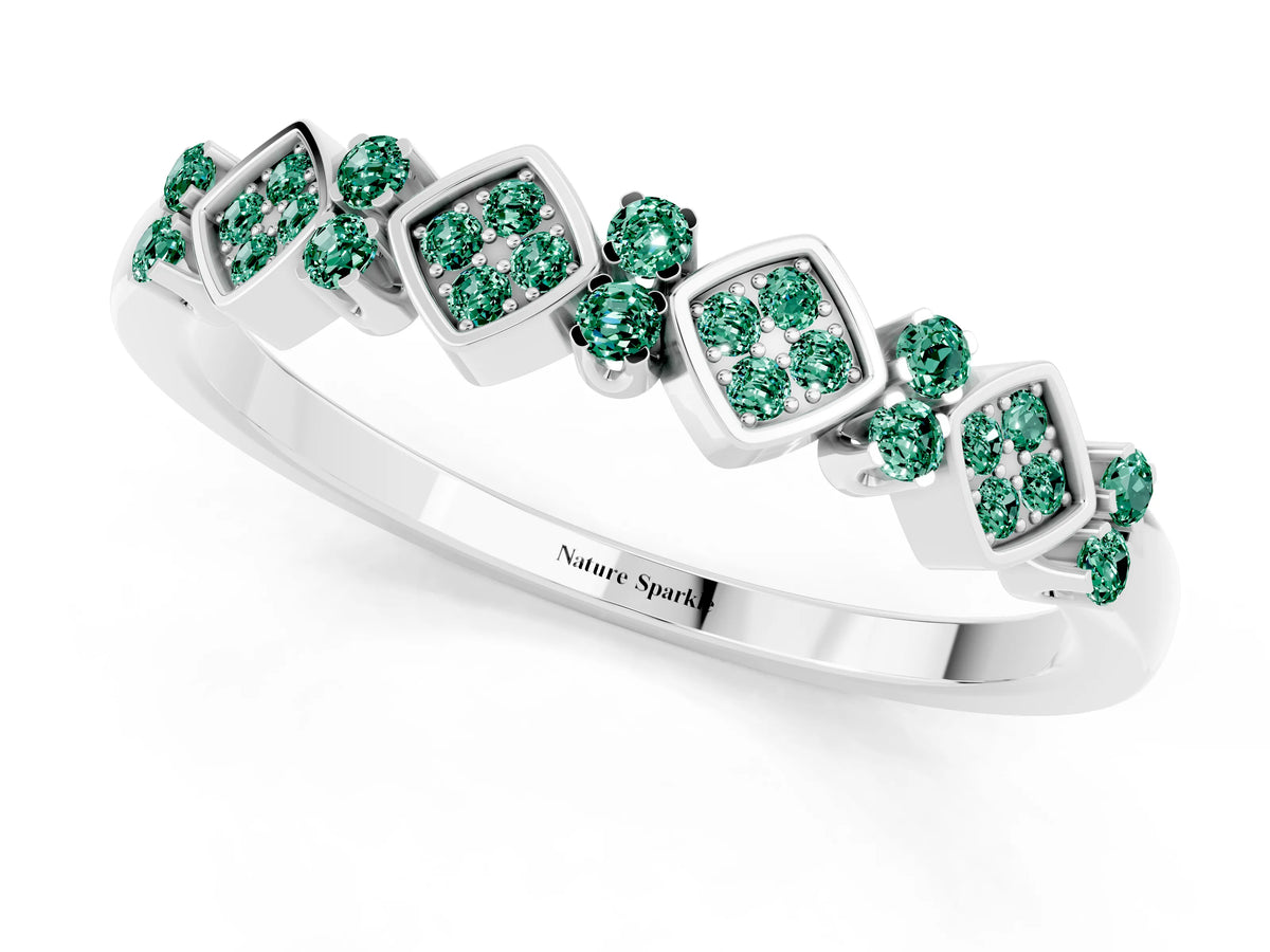Pavé Cushion Green Sapphire Cluster Eternity Band in White gold with Prong Setting_1