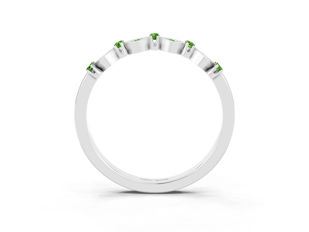 Pavé Cushion Peridot Cluster Eternity Band in Silver with Prong Setting_3