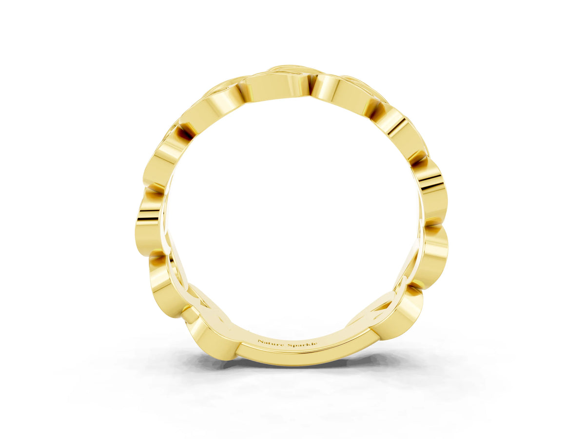 Pavé Round Emerald Interlocking Eternity Band in Yellow gold with Bezel Prong Setting_3