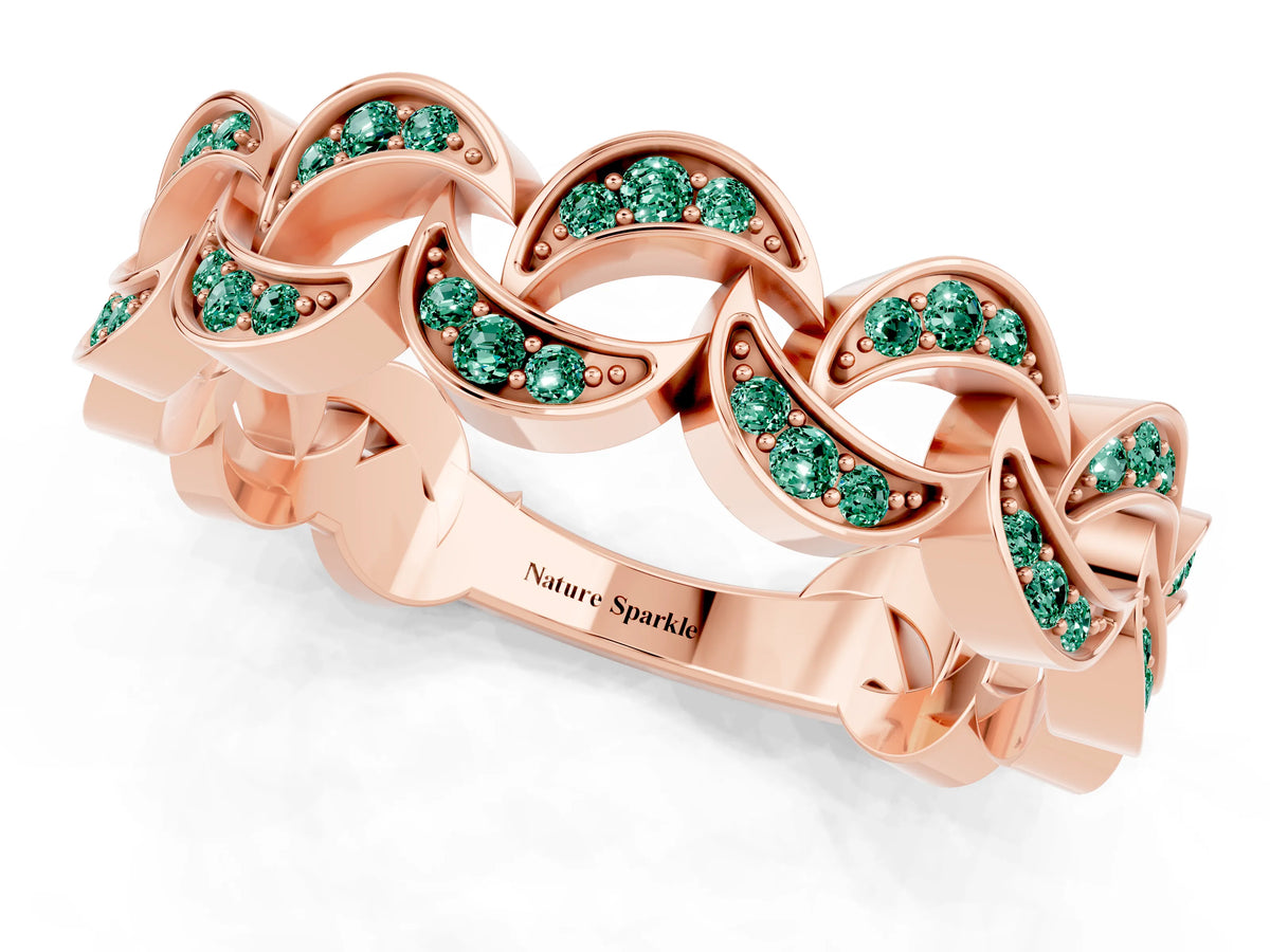 Pavé Round Green Sapphire Interlocking Eternity Band in Rose gold with Bezel Prong Setting_1