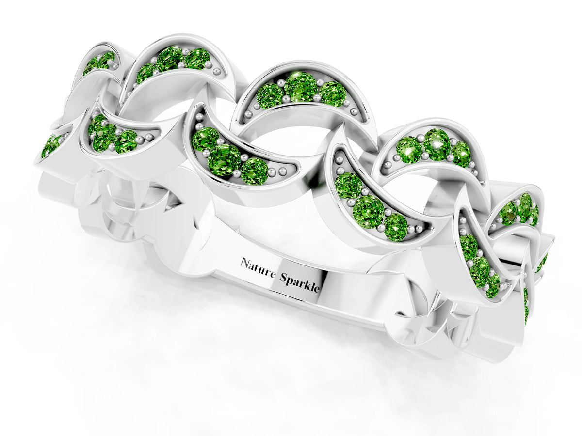 Pavé Round Peridot Interlocking Eternity Band in Platinum with Bezel Prong Setting_1
