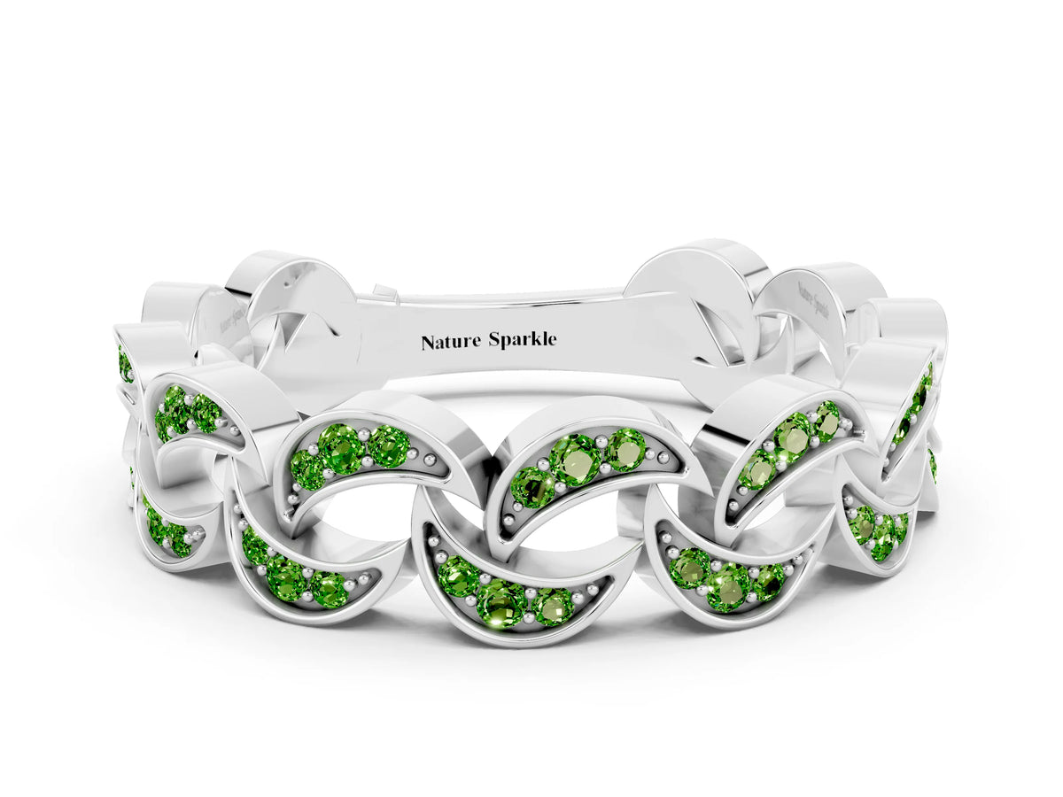 Pavé Round Peridot Interlocking Eternity Band in Silver with Bezel Prong Setting