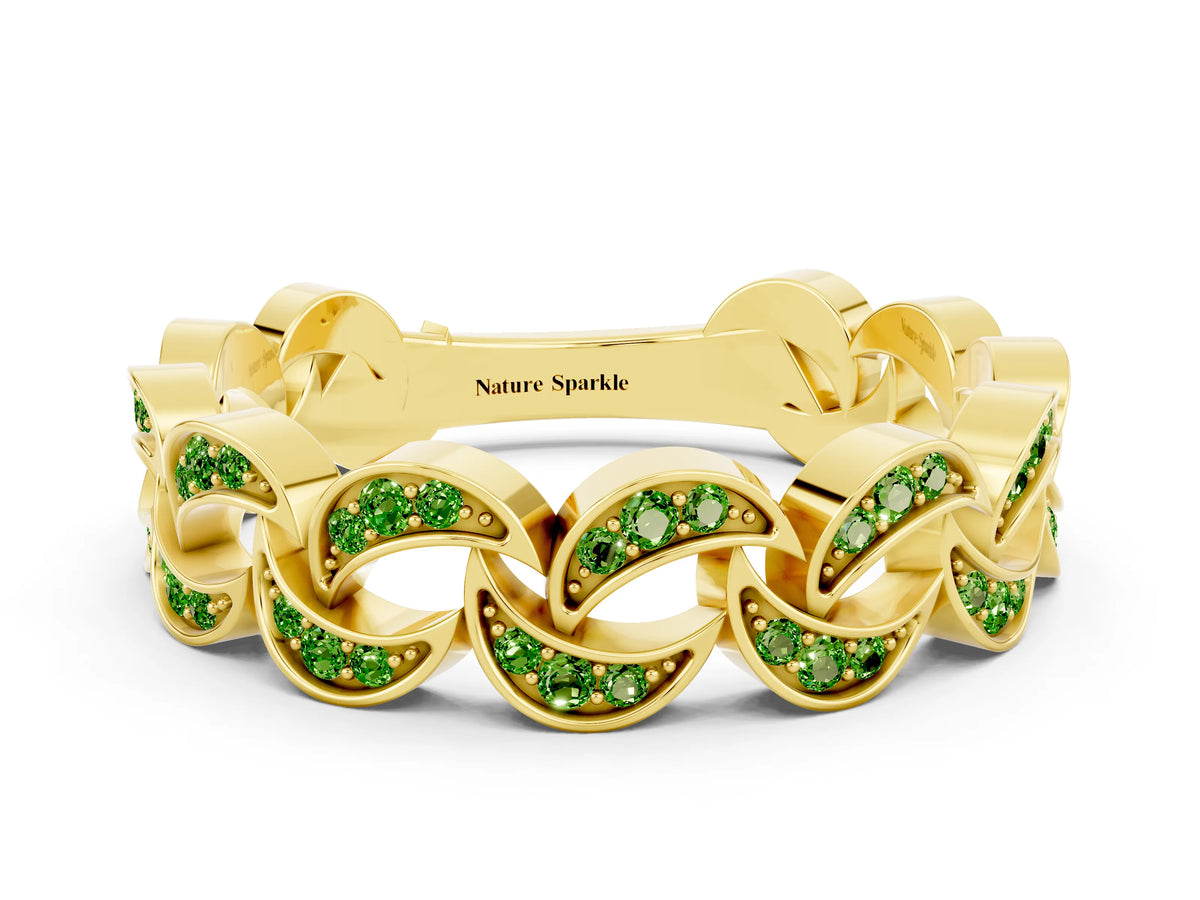 Pavé Round Peridot Interlocking Eternity Band in Yellow gold with Bezel Prong Setting