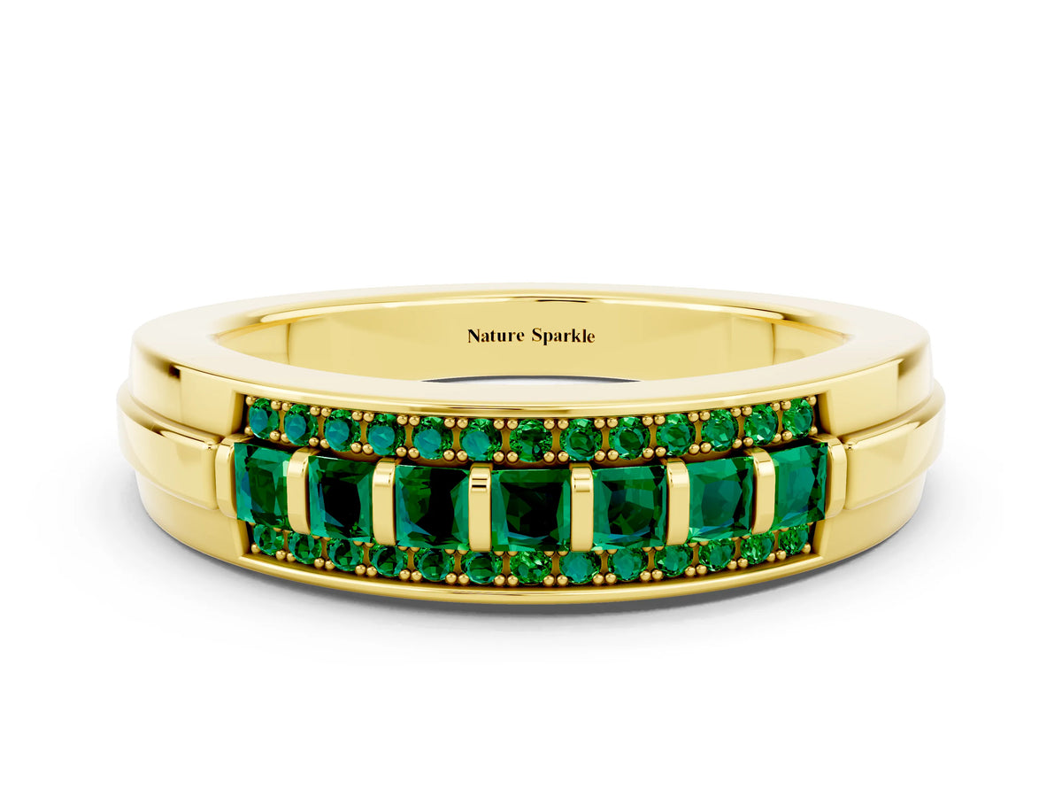 Princess Cut Emerald Bar-Set Pavé Band in Yellow gold with Grooved Edge Detailing