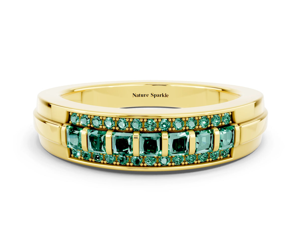 Princess Cut Green Sapphire Bar-Set Pavé Band in Yellow gold with Grooved Edge Detailing