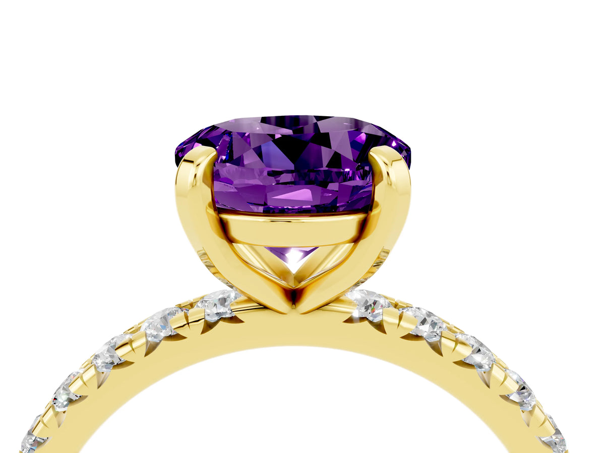Round Cut Amethyst Pavé Solitaire Ring in Yellow gold with Round Pavé Band and Prong Setting_4