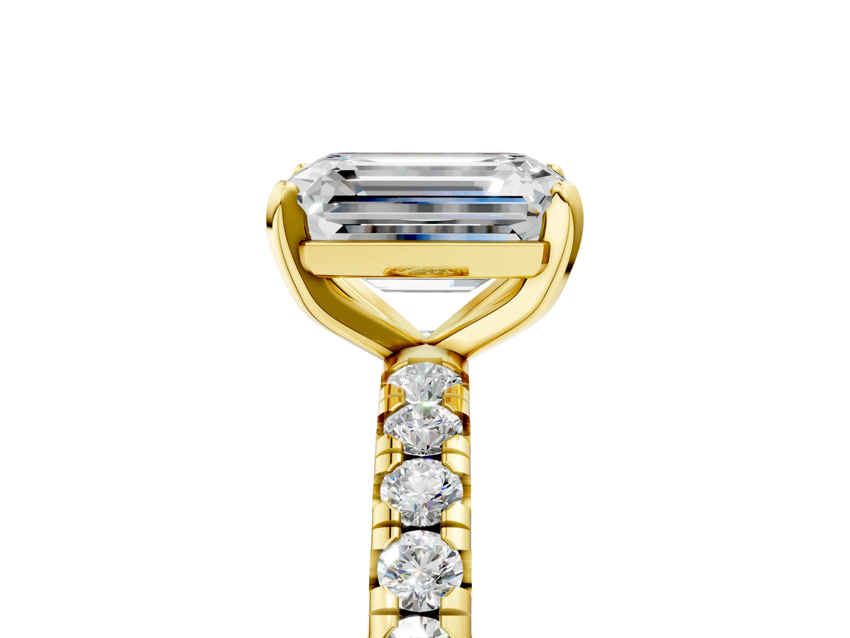 Round Cut Diamond Pavé Solitaire Ring in Yellow gold with Round Pavé Band and Prong Setting_5