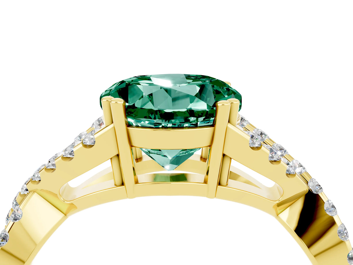 Round Cut Green Sapphire Solitaire Ring in Yellow gold with Interwoven Pavé Band and Prong Setting_4