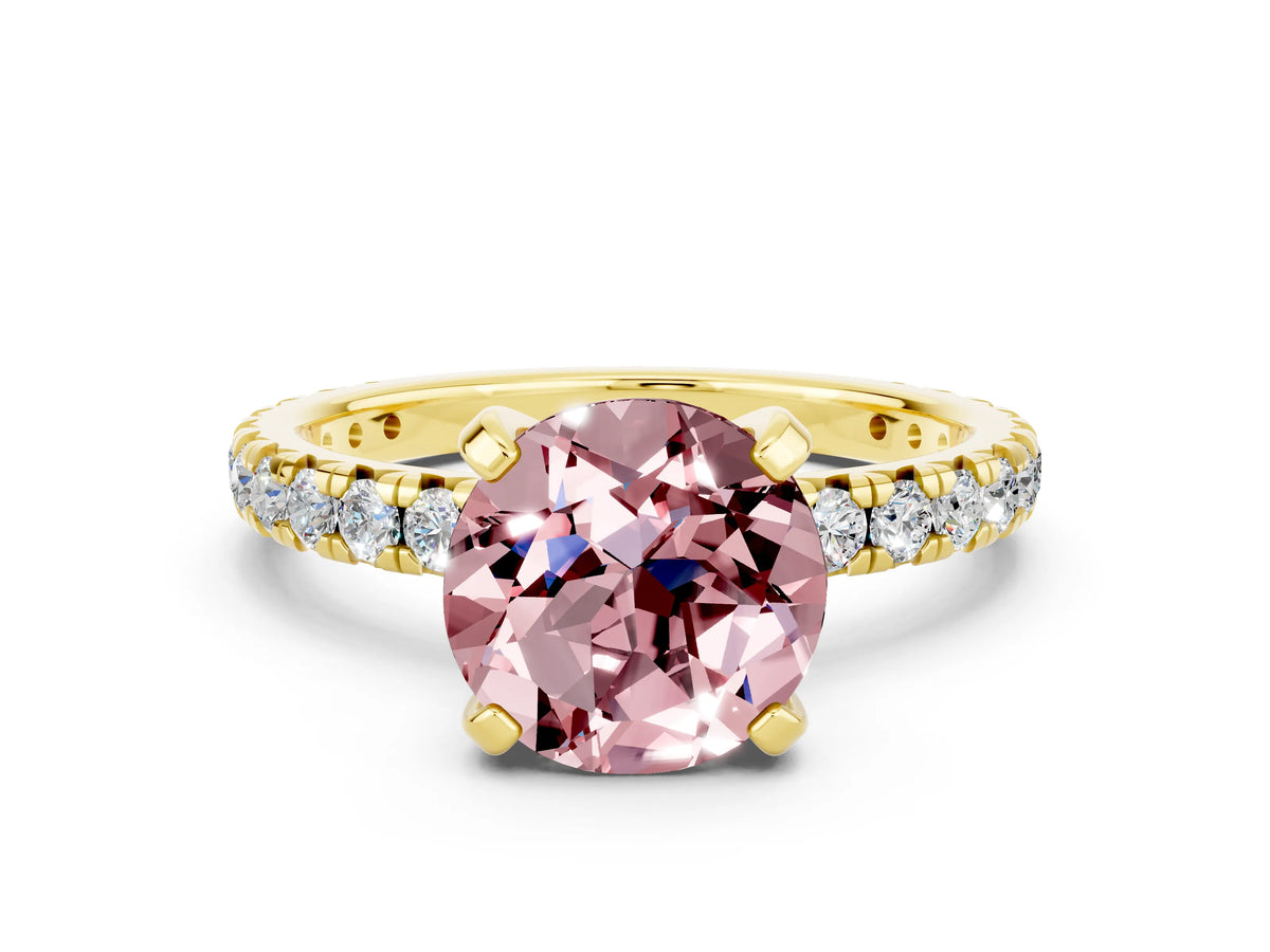 Round Cut Morganite Pavé Solitaire Ring in Yellow gold with Round Pavé Band and Prong Setting