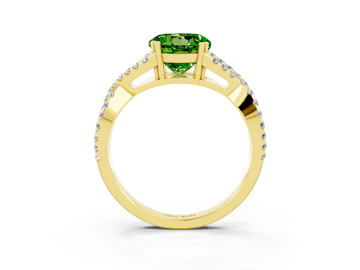 Round Cut Peridot Solitaire Ring in Yellow gold with Interwoven Pavé Band and Prong Setting_3