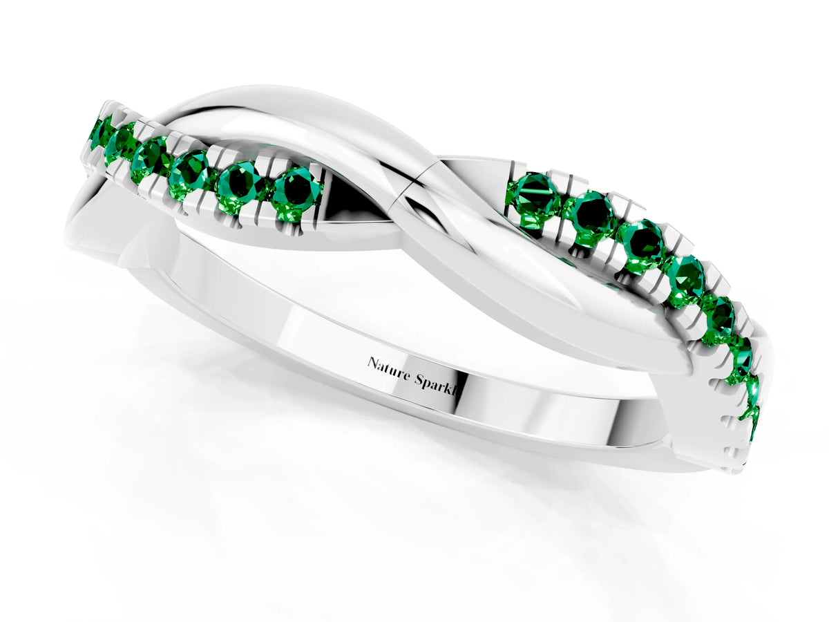 Round Emerald Twisted Infinity Band in Platinum with Prong Setting_1