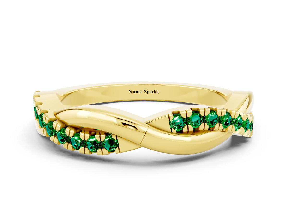 Round Emerald Twisted Infinity Band in Yellow gold with Prong Setting