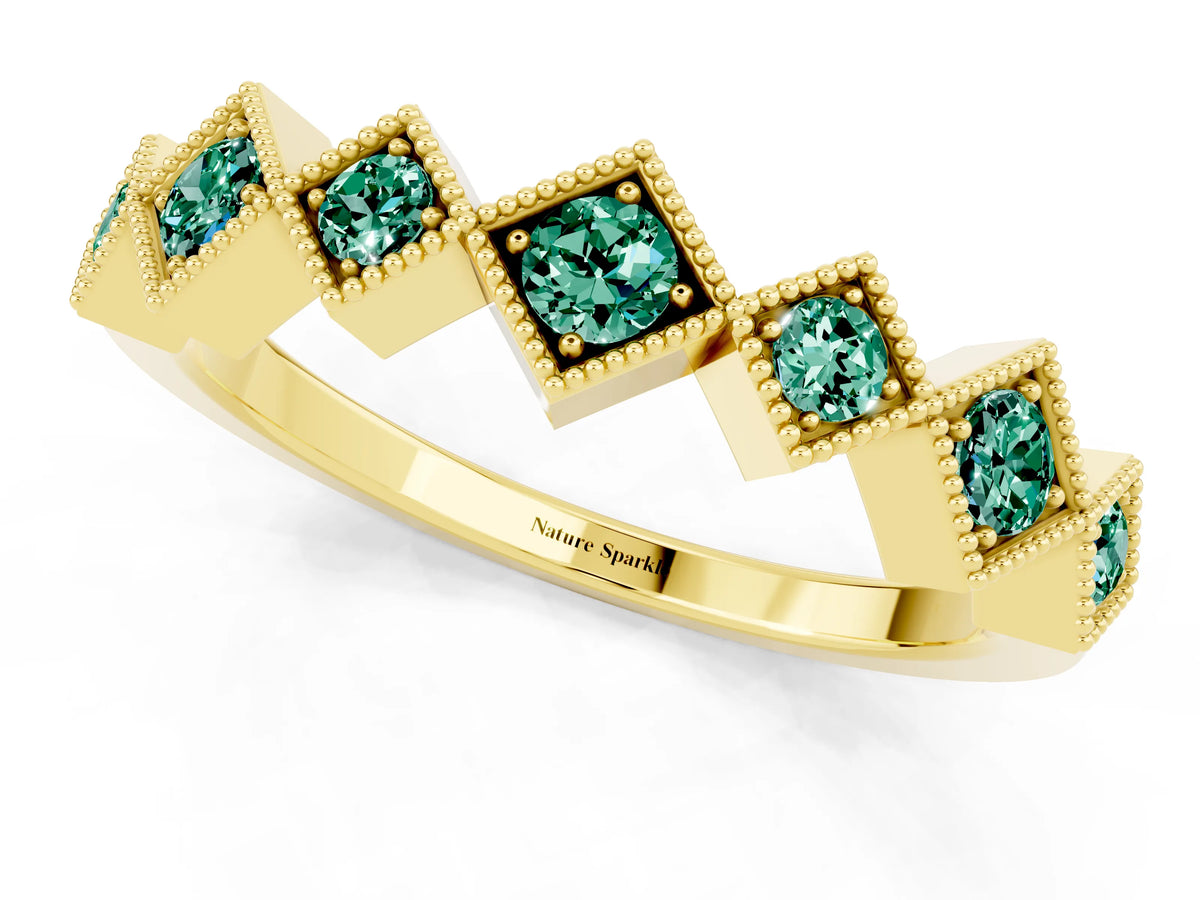 Round Green Sapphire Square Bezel Chevron Band in Yellow gold with Milgrain Detailing_1