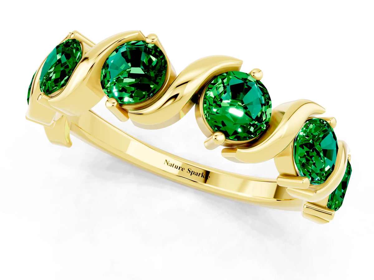 Six-Stone Round Emerald Wave Band in Yellow gold with Shared Prong Setting_1