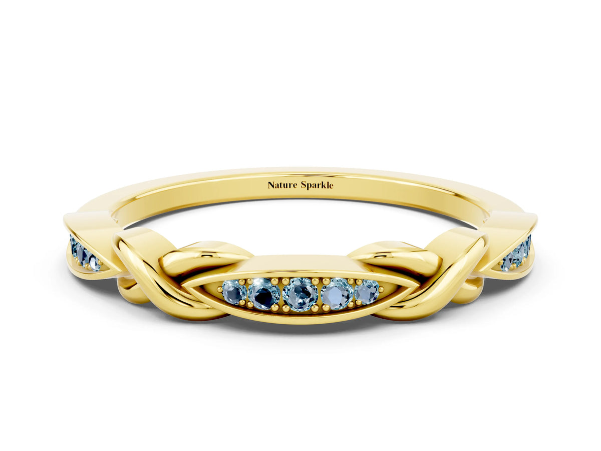 Twisted Marquise Aquamarine Pavé Band in Yellow gold with Shared Prong Setting
