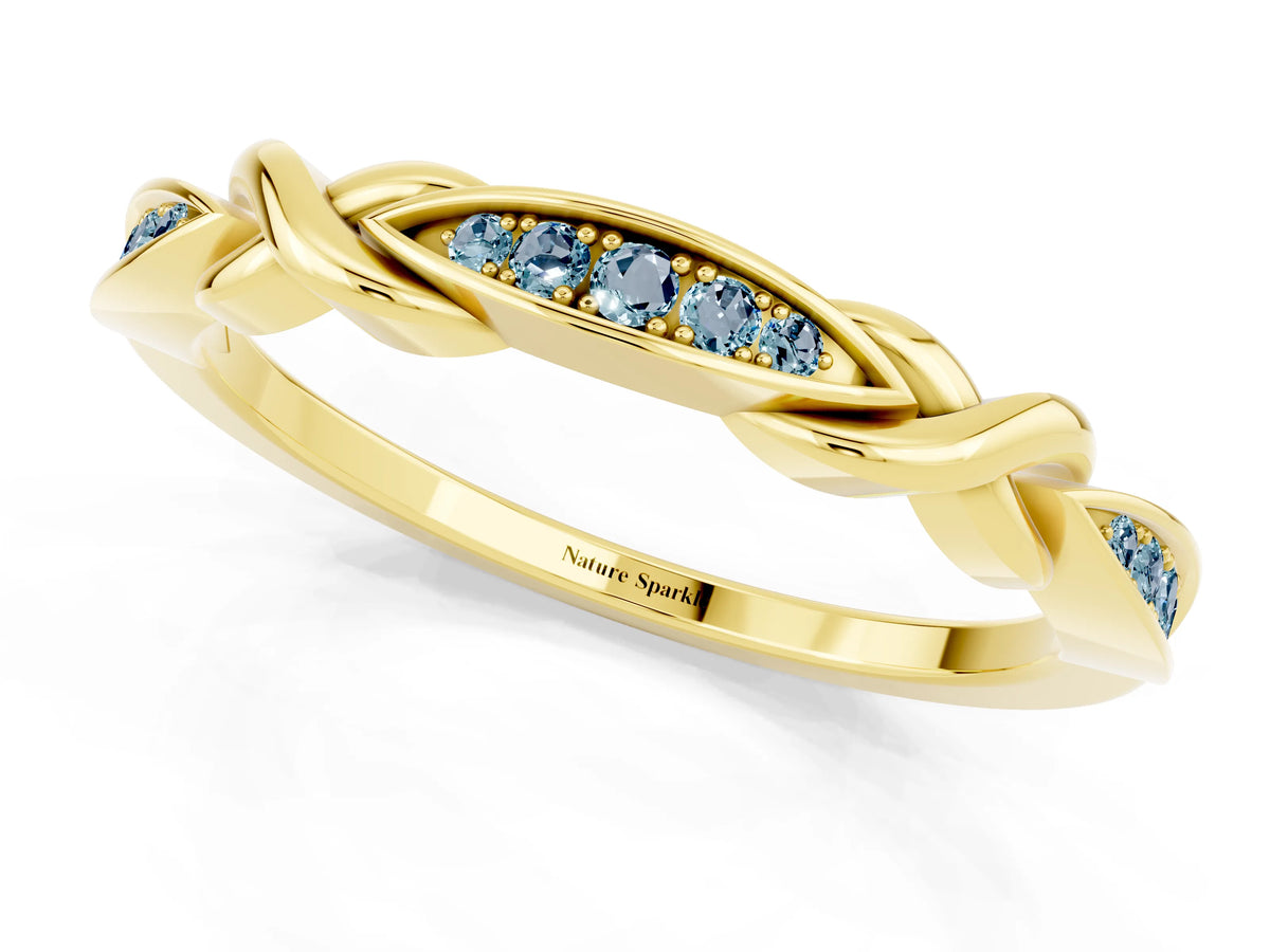 Twisted Marquise Aquamarine Pavé Band in Yellow gold with Shared Prong Setting_1