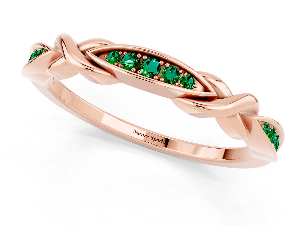 Twisted Marquise Emerald Pavé Band in Rose gold with Shared Prong Setting_1