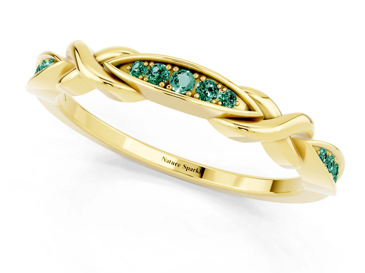 Twisted Marquise Green Sapphire Pavé Band in Yellow gold with Shared Prong Setting_1