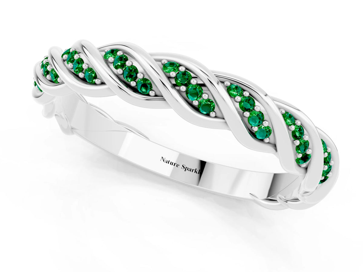 Twisted Pavé Round Emerald Eternity Band in Platinum with Shared Prong Setting_1