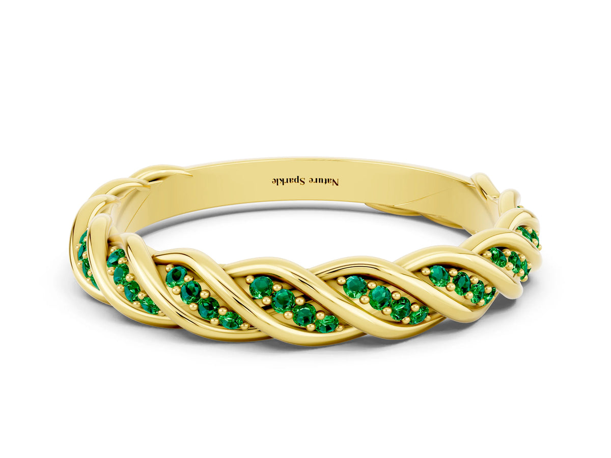 Twisted Pavé Round Emerald Eternity Band in Yellow gold with Shared Prong Setting