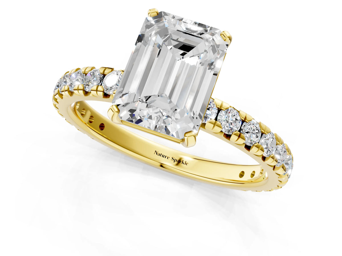 Yellow gold Emerald Cut Diamond Pavé Solitaire Ring with Round Band and Prong Setting_1
