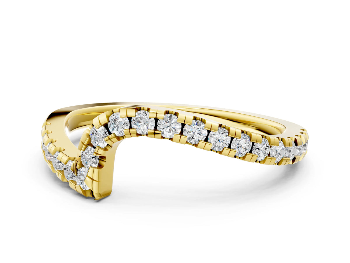 Yellow gold Pavé Round Diamond Chevron Band with Prong Setting
