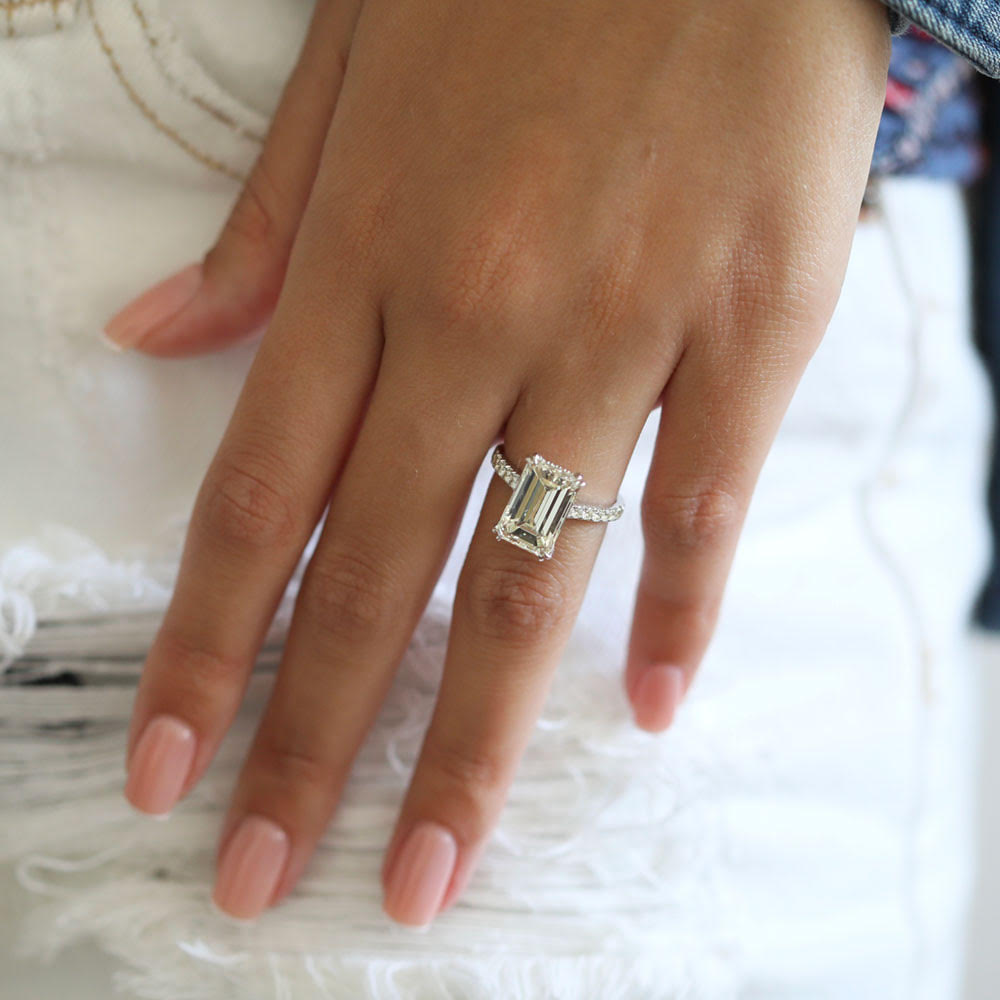 Diamond ring for women