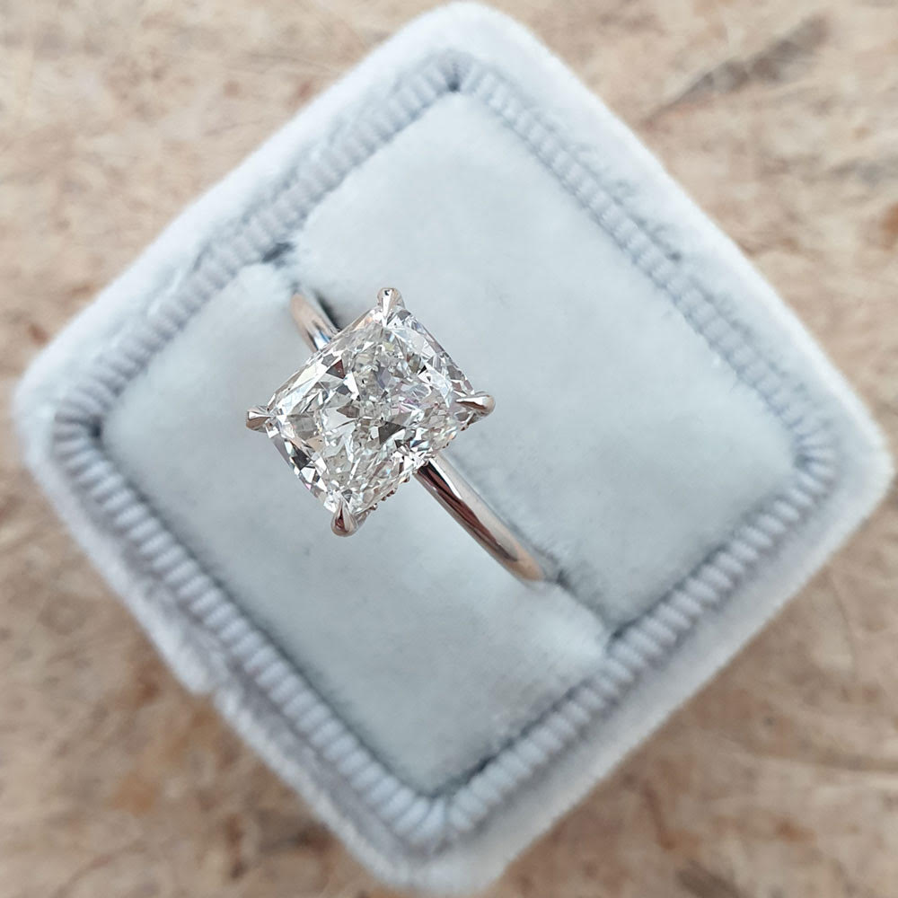 2 carat cushion cut diamond ring