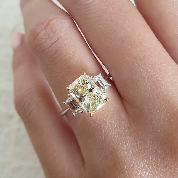 Lilianna 2.60 ct fancy yellow radiant ring | naturesparkle